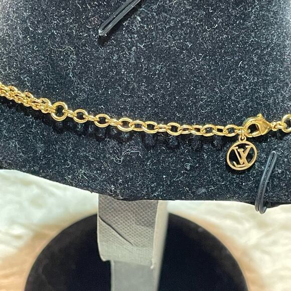 Louis Vuitton Double stranded Gold Tone Chain with Charms. Comes with a COA - Picture 7 of 9